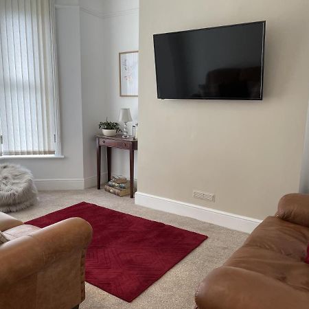 4 Bedroom House In Harrogate Town Centre Exterior foto